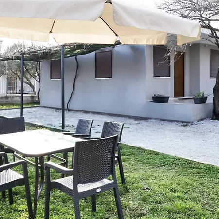 Juno House * Nea Plagia