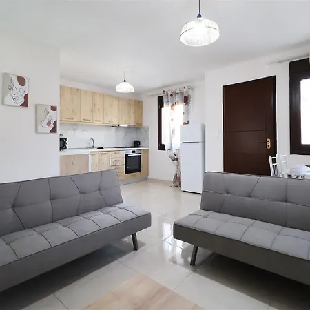 Juno House * Nea Plagia